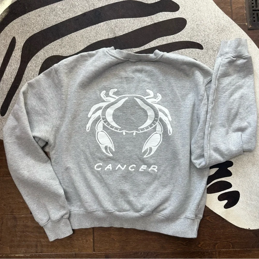 Good American Cancer Crab Zodiac Cropped Sweatshirt - Picture 1 of 8